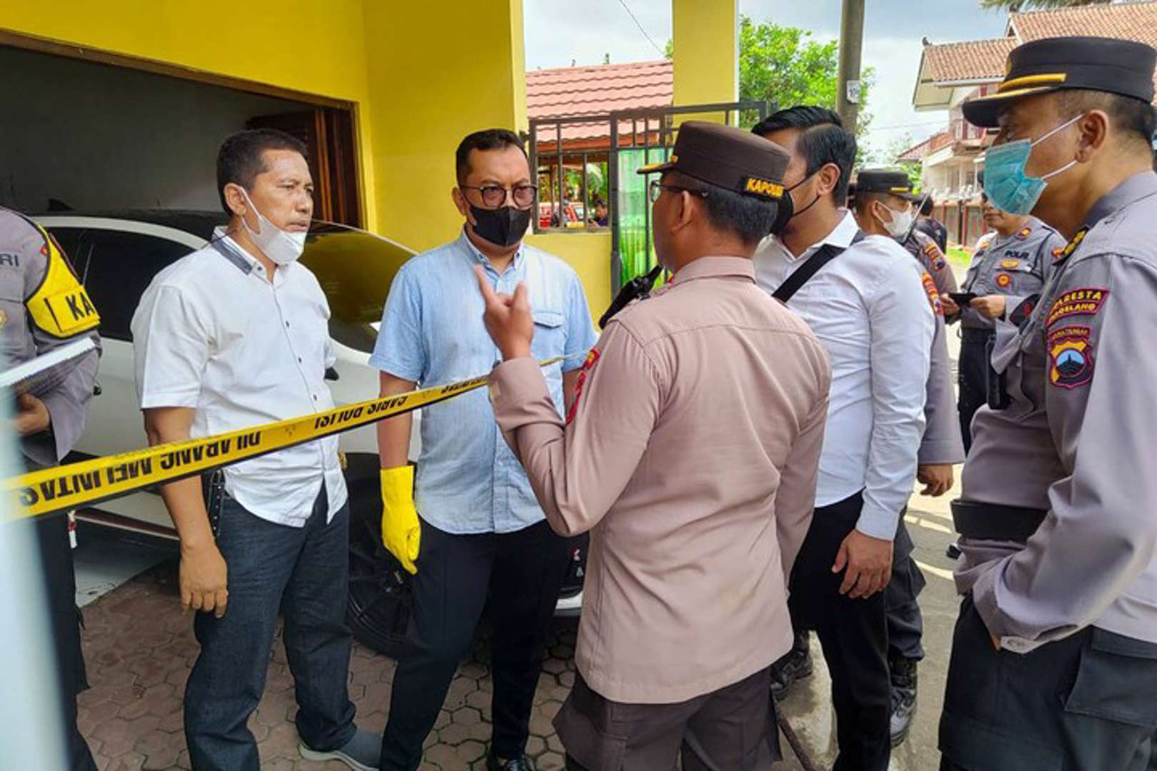 Anak Durhaka! DD Tega Memberi Racun ke Minuman Ayah, Ibu dan Kakaknya